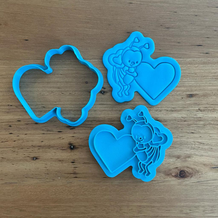 Bee with heart Cookie Cutter with emboss Stamp. Cookie Cutter Store