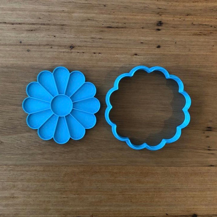 Daisy Cookie Cutter and Fondant Stamp, Cookie Cutter Storethe internal details of the flower.