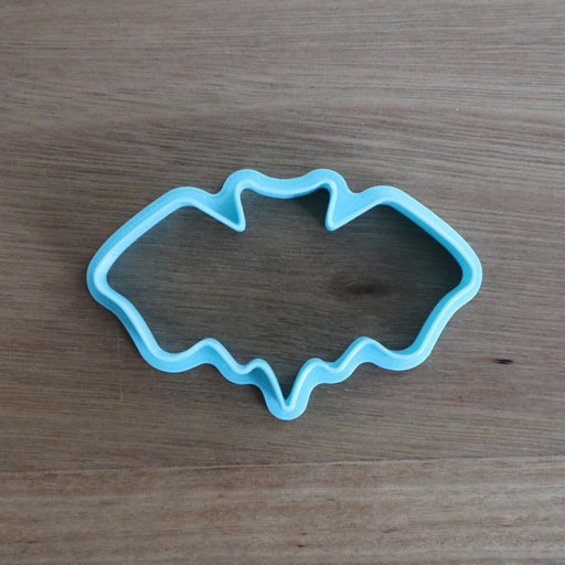 Bat Cookie Cutter perfect for Halloween. We have 2 sizes mm(h) x mm(w)  Small: 45mm x 78mm  Large: 50mm x 96mm  Be sure to  check out our other Halloween theme cutters by searching "Halloween" in the search bar.