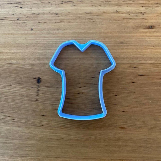 Medical Shirt Cookie Cutter with Optional Stamp measures approx. 76mm tall by 62mm wide  This design comes with the option of the outline cutter, or with a seperate stamp. Perfect when paired with our "Thank you" appreciation emboss stamp which includes a heartbeat.