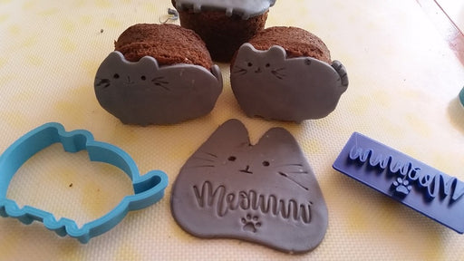 Meowww! Cat Cutter & Stamp measures approx. 40mm tall by 80mm wide.  Perfect for your Cat theme Cookies! Why not match it with one of our Cat cookie cutters, just cearch "Cat" in store to see them all. Also, don't miss our other Animal themed cookie cutters, search for "Animals" in our search bar.  Custom designs are possible if you want a different size, or design. Just send an enquiry, or visit our custom cookie cutter item, found under the "Custom Items" menu.