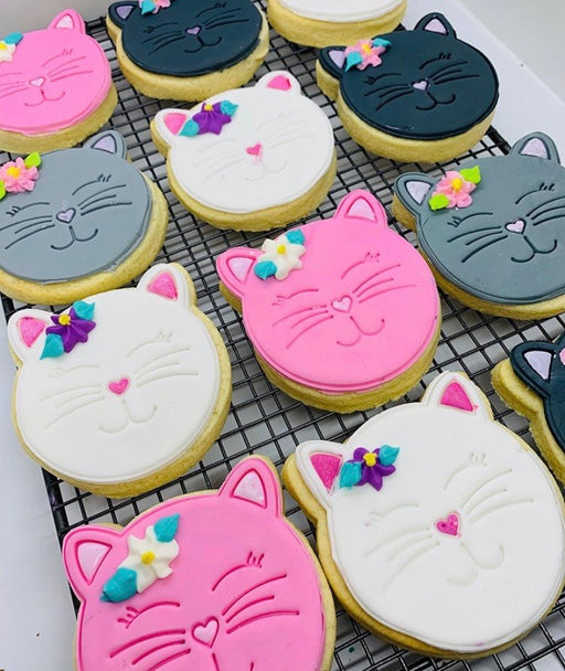 Cat Face Cookie Cutter and Optional Stamp measures approx. 80mm across  Our cutter and stamp set is perfect my making cute little Cats! Meeooww!  Cookies in pic made by @sugarmumma_cookies  