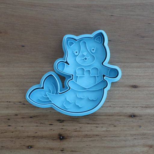 MerCat Cookie Cutter and optional Stamp measures approx. 100mm tall by xxmm wide.  This MerCat can bought as the cookie cutter outline only or with the fondant stamp as a set. The mystical MerCat is a very sought after Mermaid Cat, perfect for those magically themed parties of the infamous Mermaid Cat hybrid.   