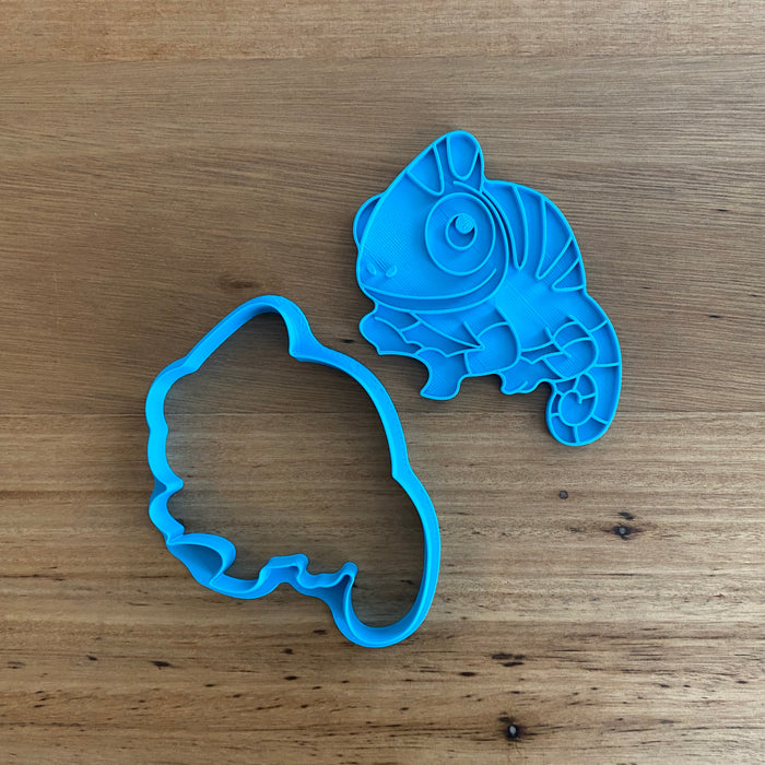 Chameleon Cookie Cutter with optional Stamp  This Super cute Chameleon design comes with the option of choosing the outline cutter only, or adding the optional stamp which you can use on fondant or straight on to cookies.